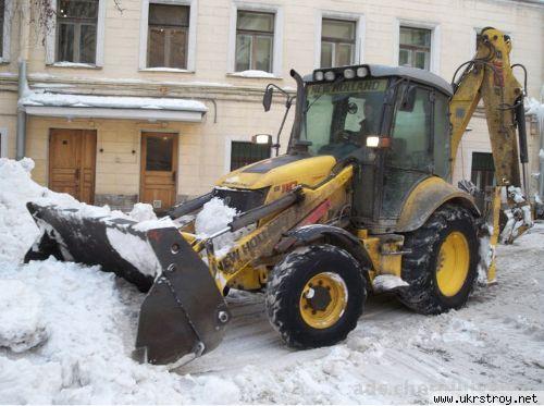 Уборка снега Киев.  Вывоз снега Киев.