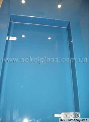 Декоративное крашенное стекло в интерьере