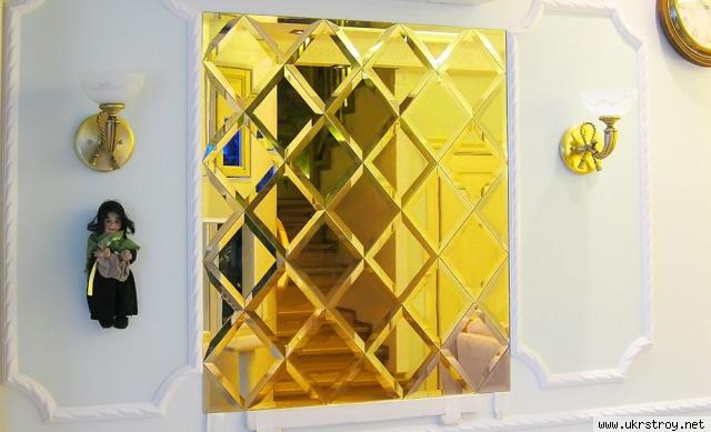 Зеркало покрытое золотым напылением