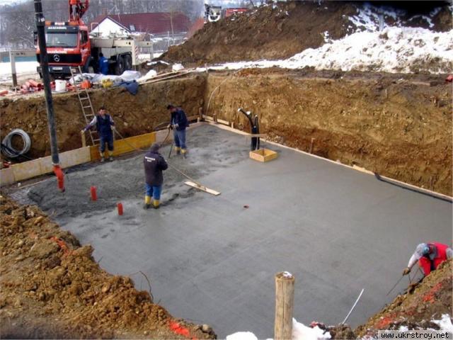Зимняя, противоморозная добавка в бетон и растворы