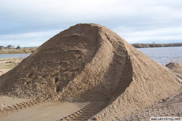 Продаж доставка піску на буд майданчик