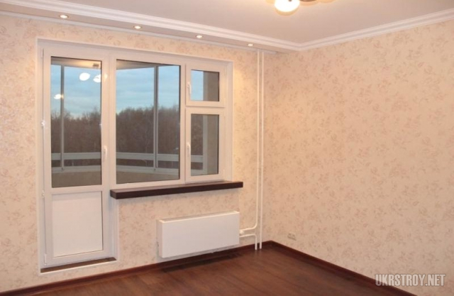 Оклейка стен обоями