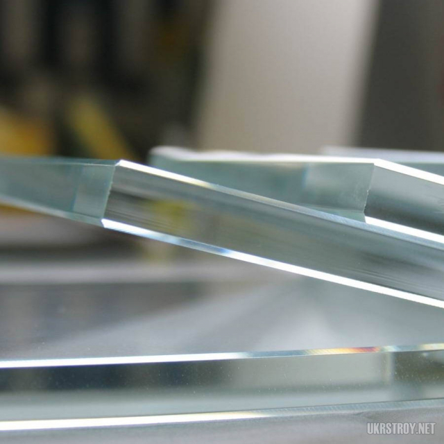 Сверхпрозрачное  стекло optiwhite 4 - 19 мм